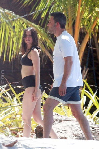 Ana De Armas photo 2