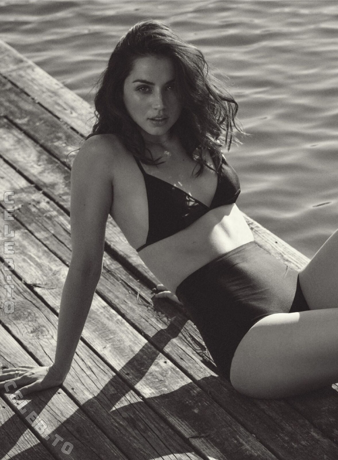 Ana De Armas nude photo 4