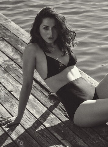Ana De Armas nude photo 15