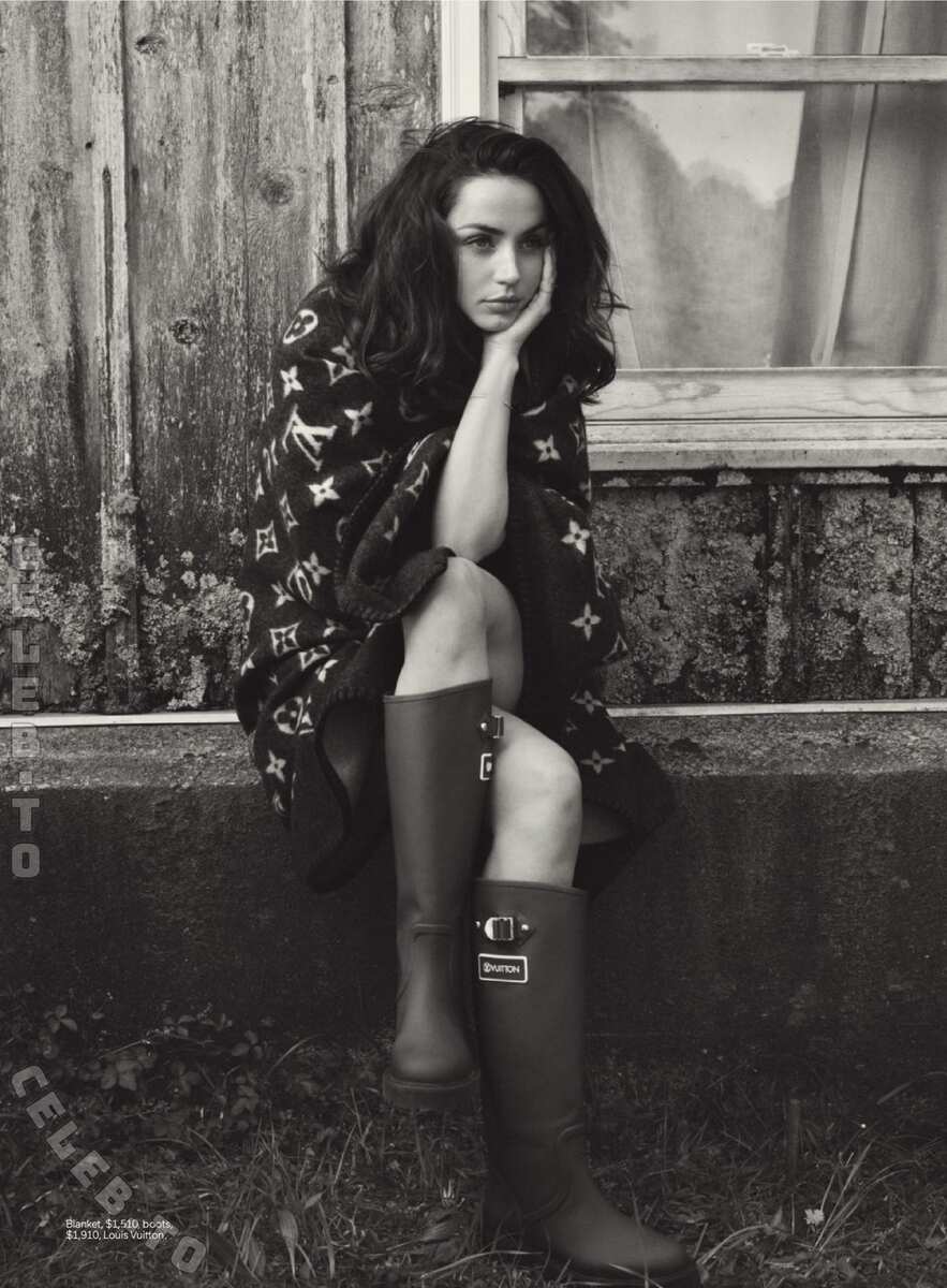 Ana De Armas nude photo 6
