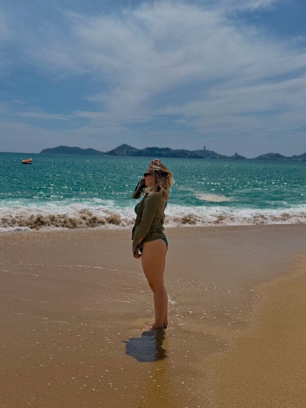 Ana Lago nude photo 14