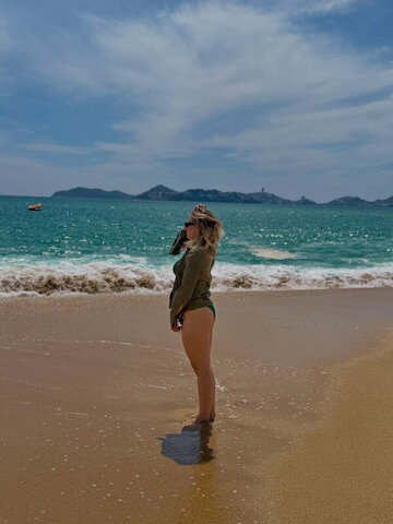 Ana Lago nude photo 4