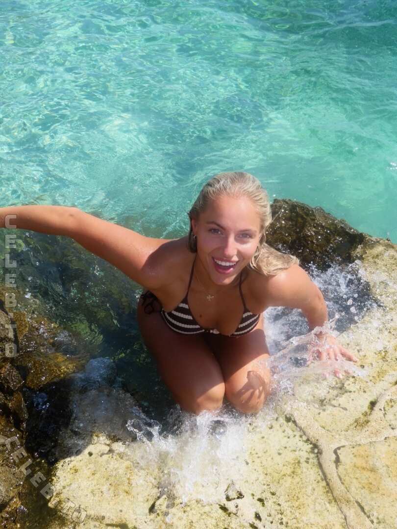 Ana Maria Marković nude photo 3