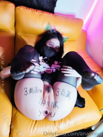 Anaimiya nude photo 5