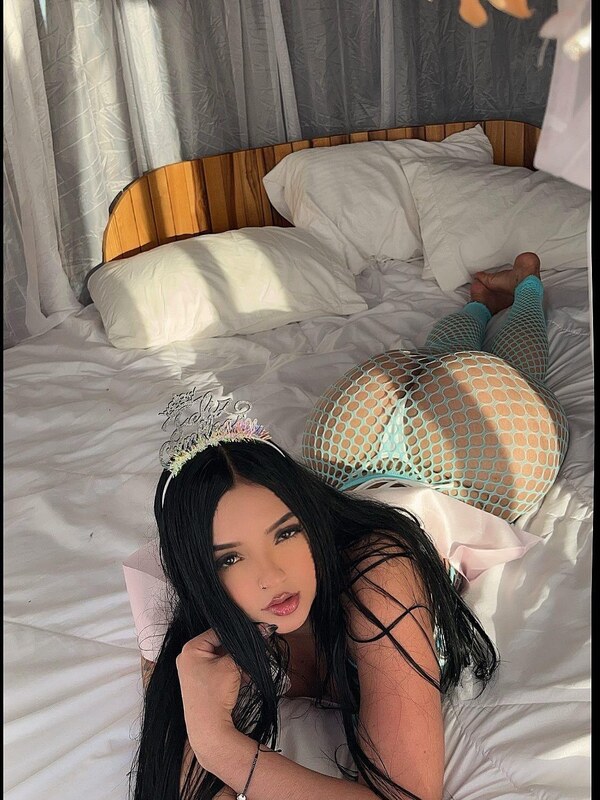 Anais_ass nude photo 1