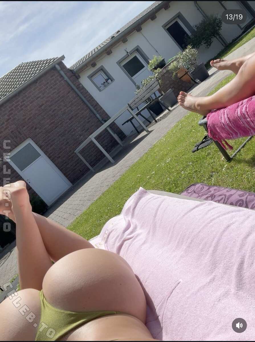 Analena.lz nude photo 1