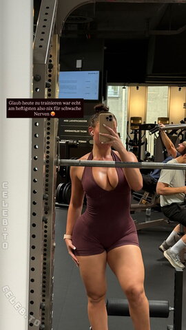 Analena.lz nude photo 7