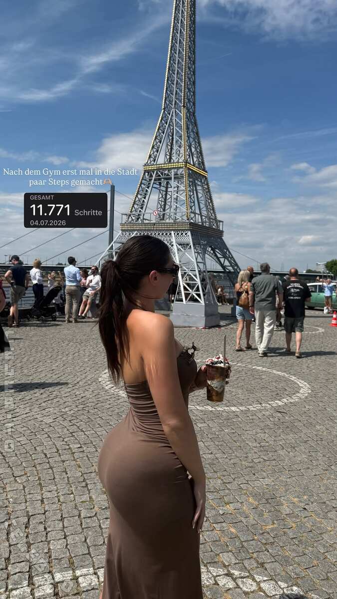 Analena.lz nude photo 1