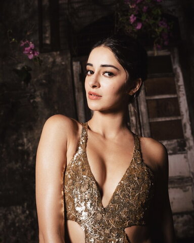 Ananya Pandey New (5 photos)