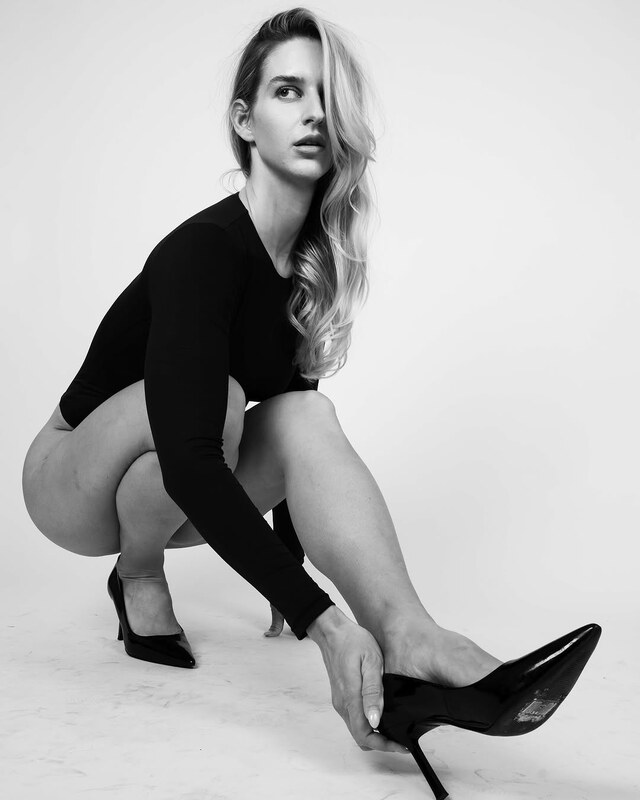 Anastasia Livesay nude photo 32