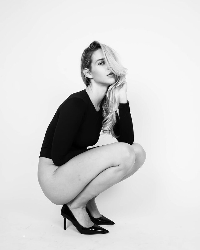 Anastasia Livesay nude photo 33
