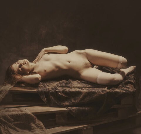 Anastasia Renz nude photo 16