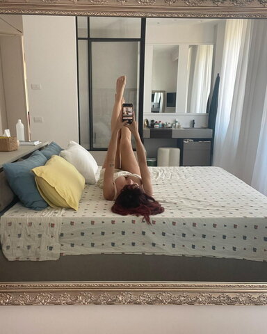 Andrea Delogu nude photo 32