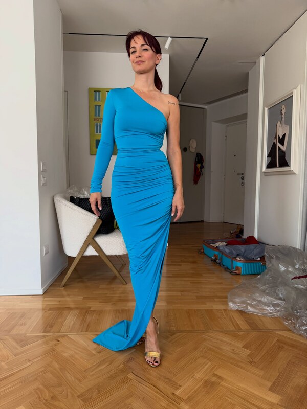 Andrea Delogu nude photo 2