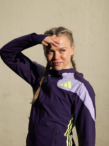 Andrea Rooth New (2 photos)