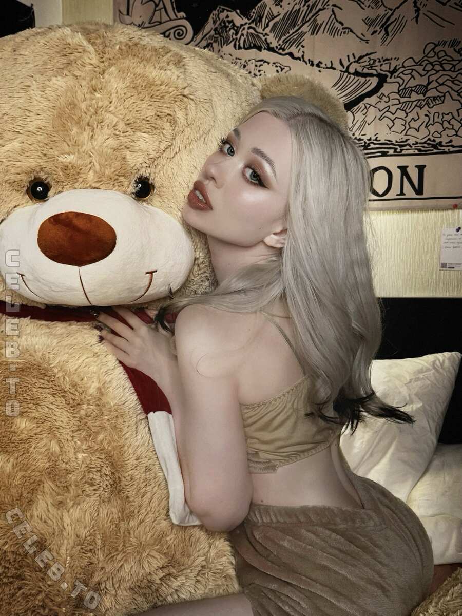An.drums nude photo 4