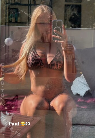 Aneketbn nude photo 9