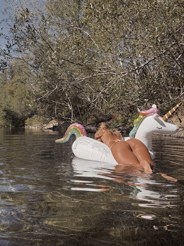 Anelaraiin nude photo 4