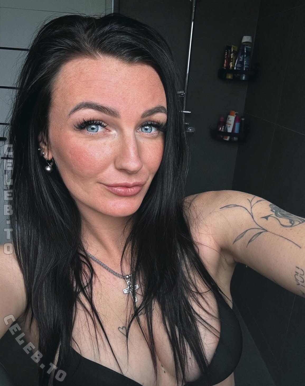 Aneta Cejpová nude photo 2