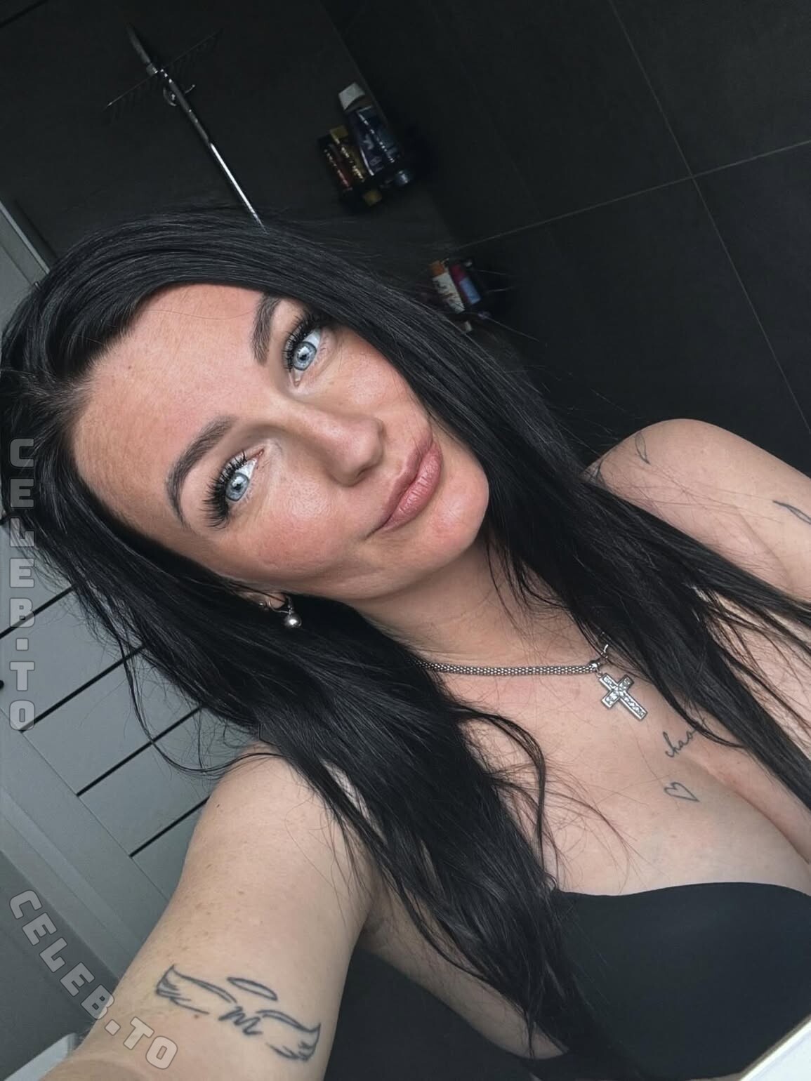 Aneta Cejpová nude photo 3