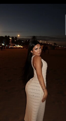 aneylyverst nude photo 2