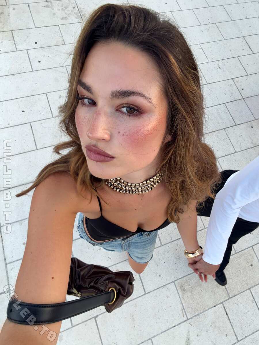 anfr00 nude photo 5