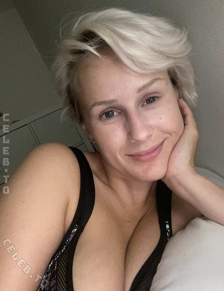 Angel Wicky nude photo 22
