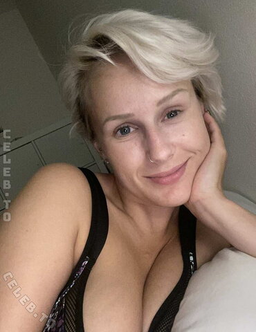 Angel Wicky nude photo 7