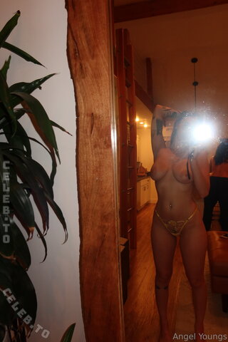 Angel Youngs nude photo 5
