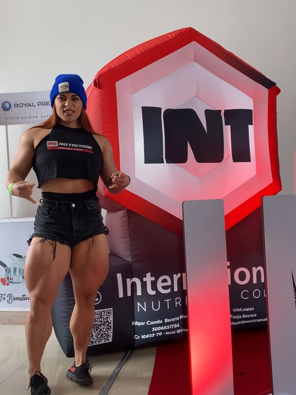 Angela Bodybuilder nude photo 9