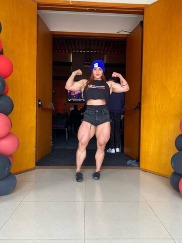 Angela Bodybuilder nude photo 6