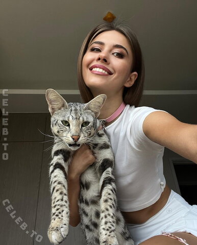 Angela Nikolau nude photo 18