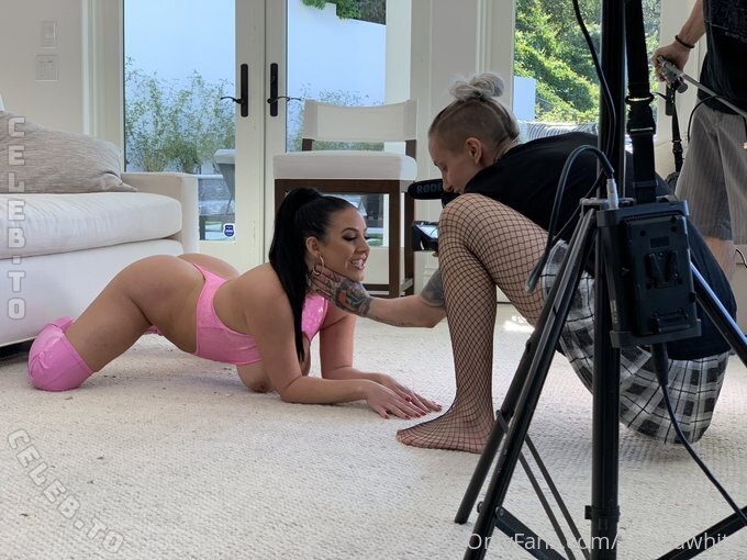 Angela White nude photo 7