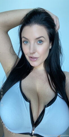 Angela White nude photo 44