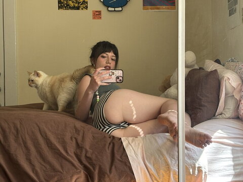 Angelbunnigrl nude photo 9