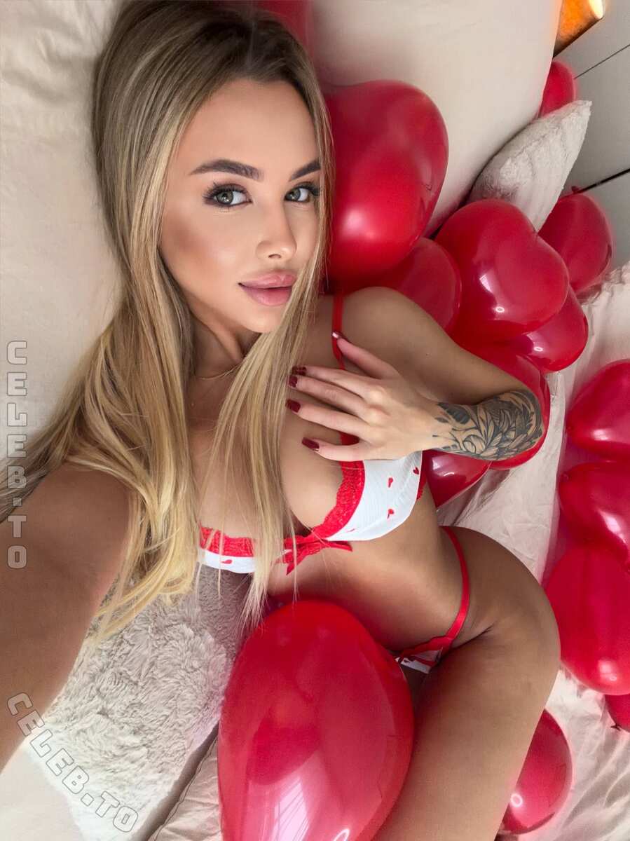 Angelina Engel nude photo 11