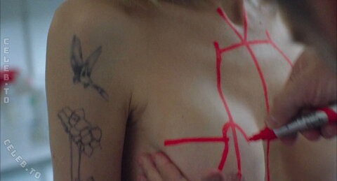 Angelina Jolie nude photo 4