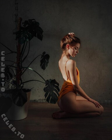 Angelina Romashka nude photo 15