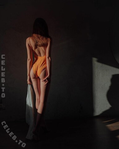 Angelina Romashka nude photo 10