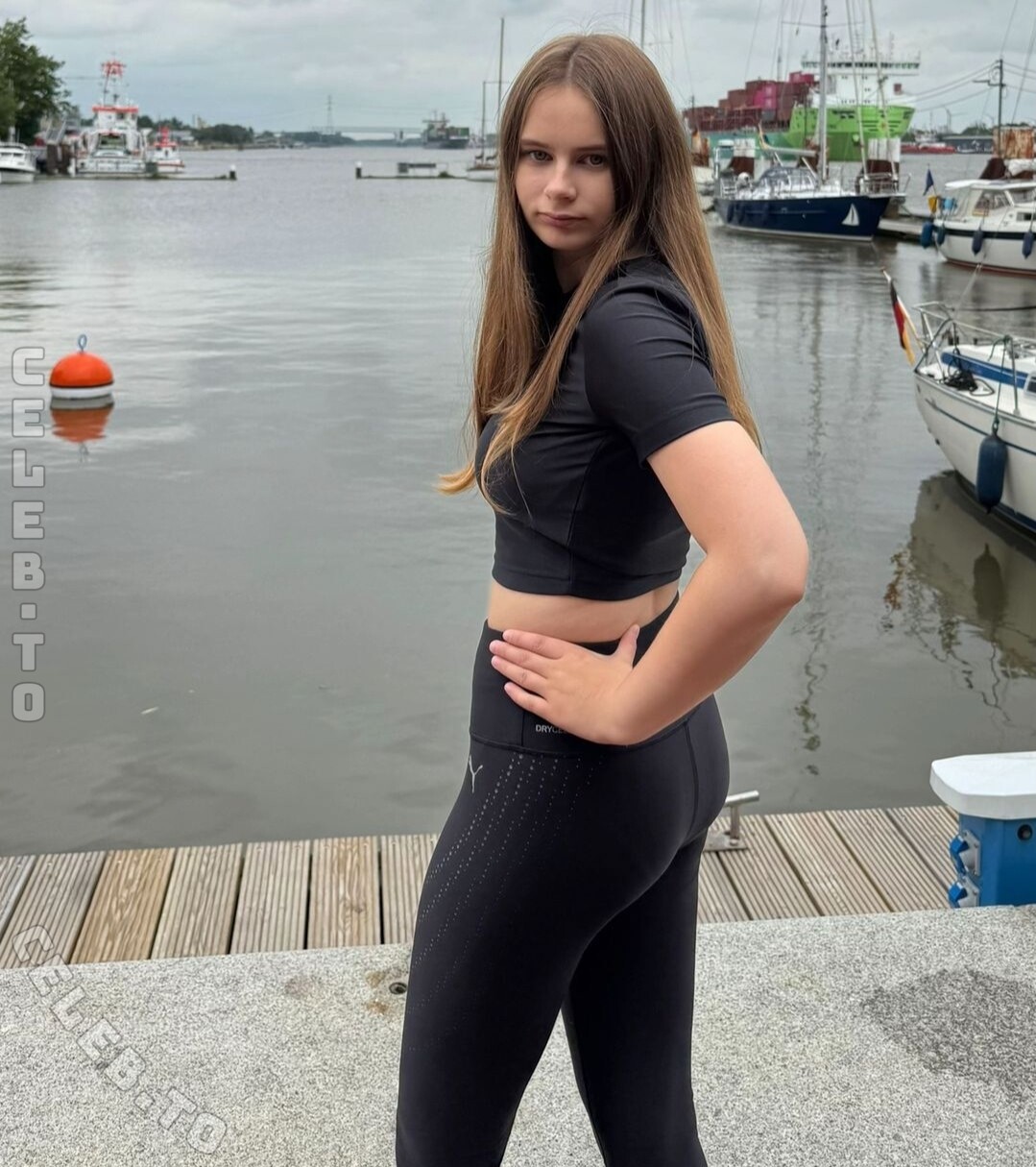 Angelina_Dehlow nude photo 1