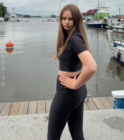 Angelina_Dehlow Fresh (1 photo)