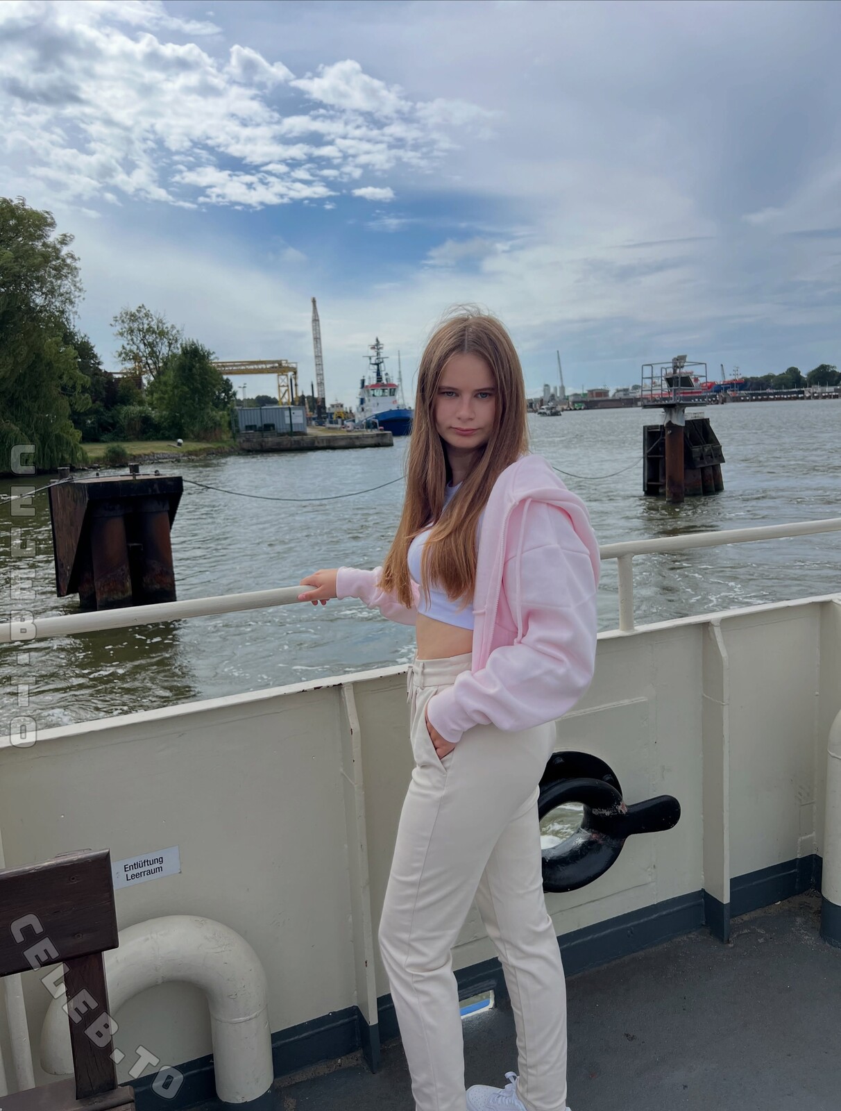 Angelina_Dehlow nude photo 13