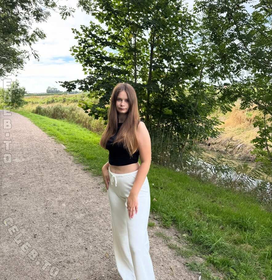 Angelina_Dehlow nude photo 2