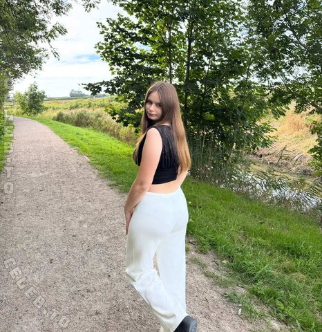 Angelina_Dehlow photo 3