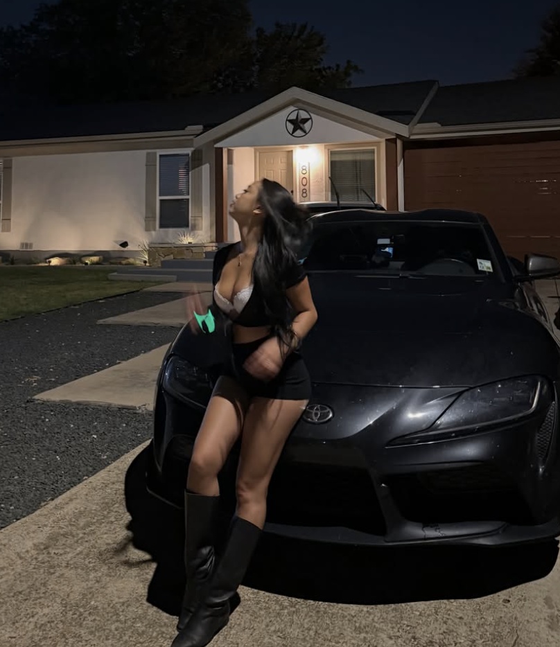 Angelle Dagun nude photo 1
