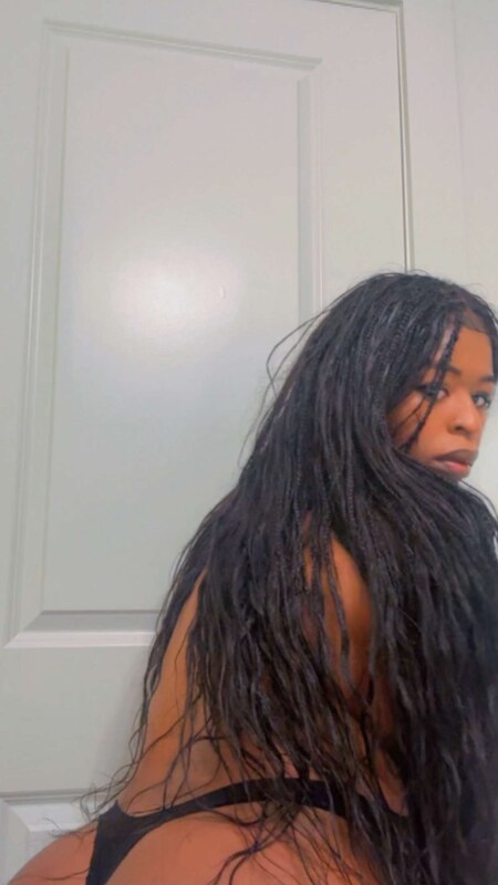 Angenay nude photo 1