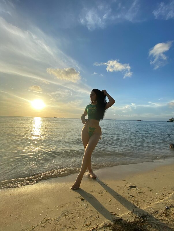Ani nude photo 7