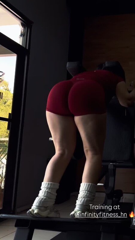 Ani nude photo 2