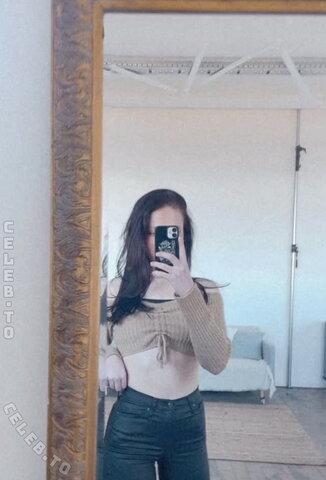 Anica Zimmermann nude photo 71