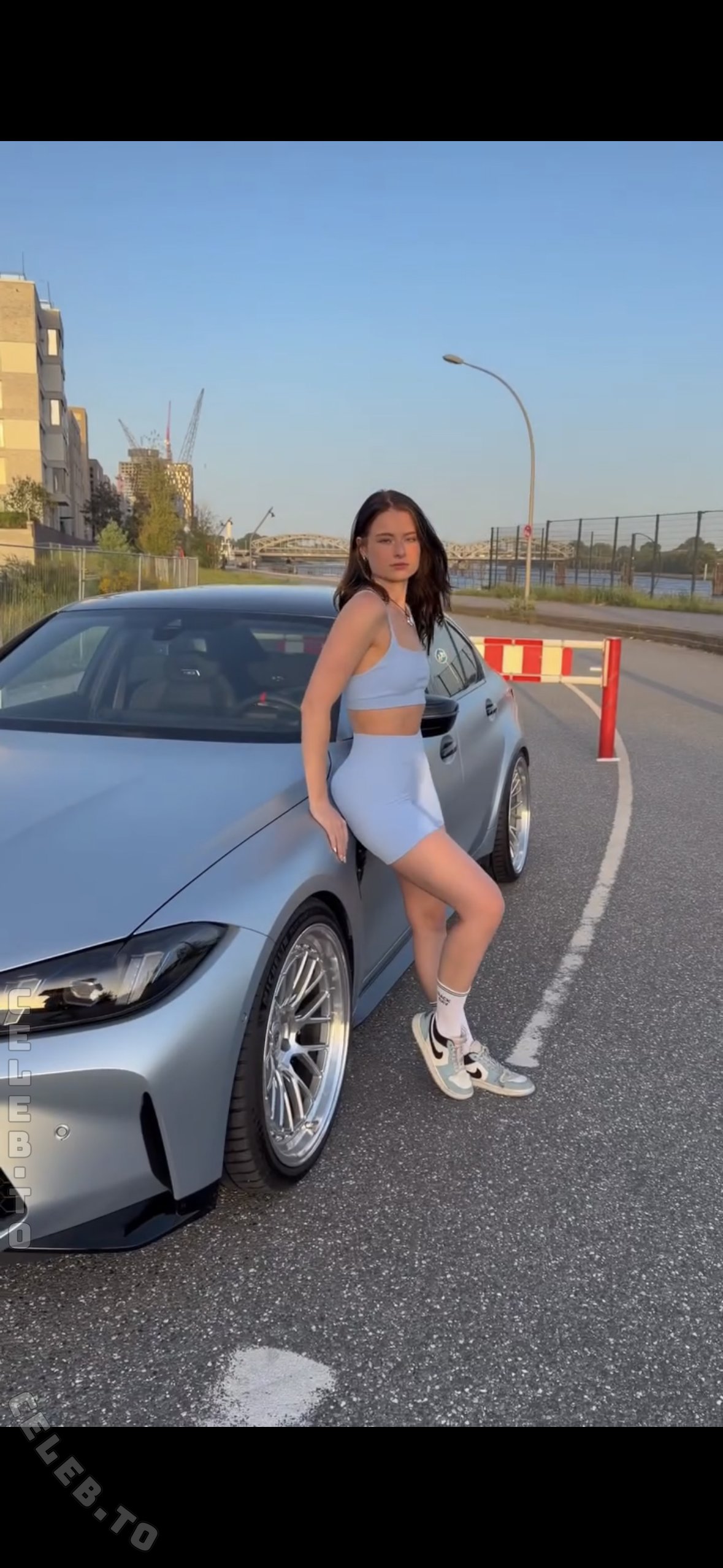 Anica Zimmermann nude photo 3